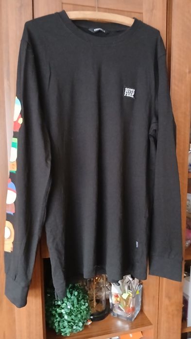 Bluzka czarna Cropp L South Park