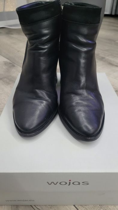 Czarne botki Wojas  ze skóry licow