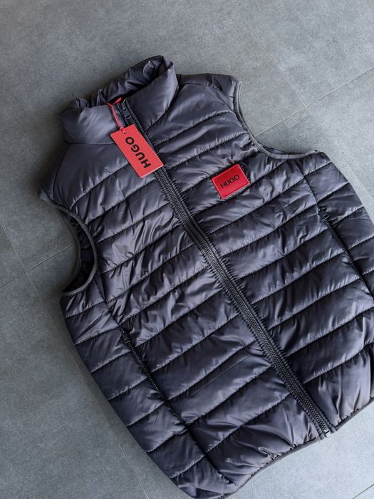 Жилетка на весну від Hugo Boss