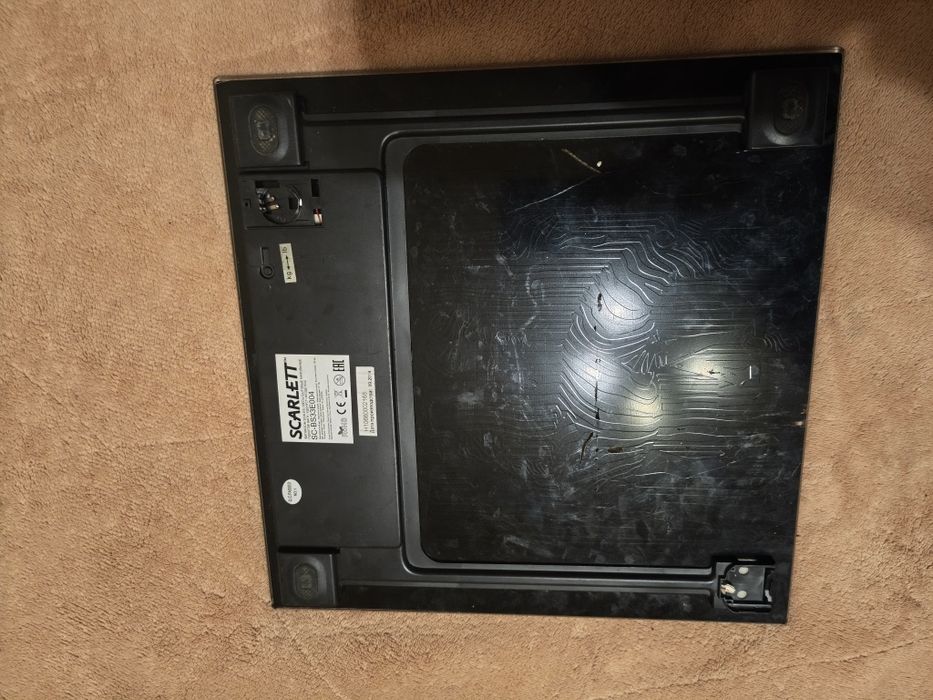 Веса напольные    SCARLETT ,,не рабочие