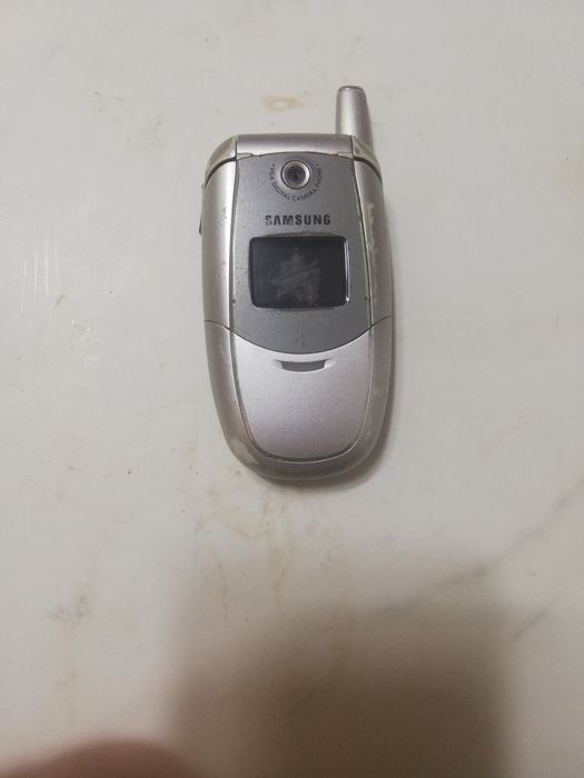 Мобільний телефон Samsung SGH-C110 неробочий