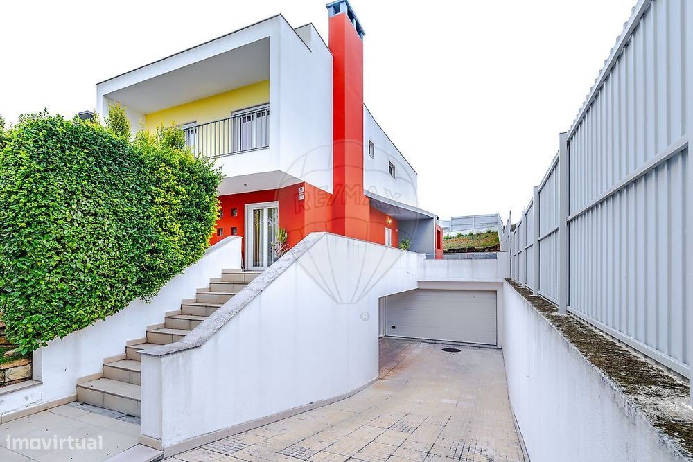 Moradia T4 para venda