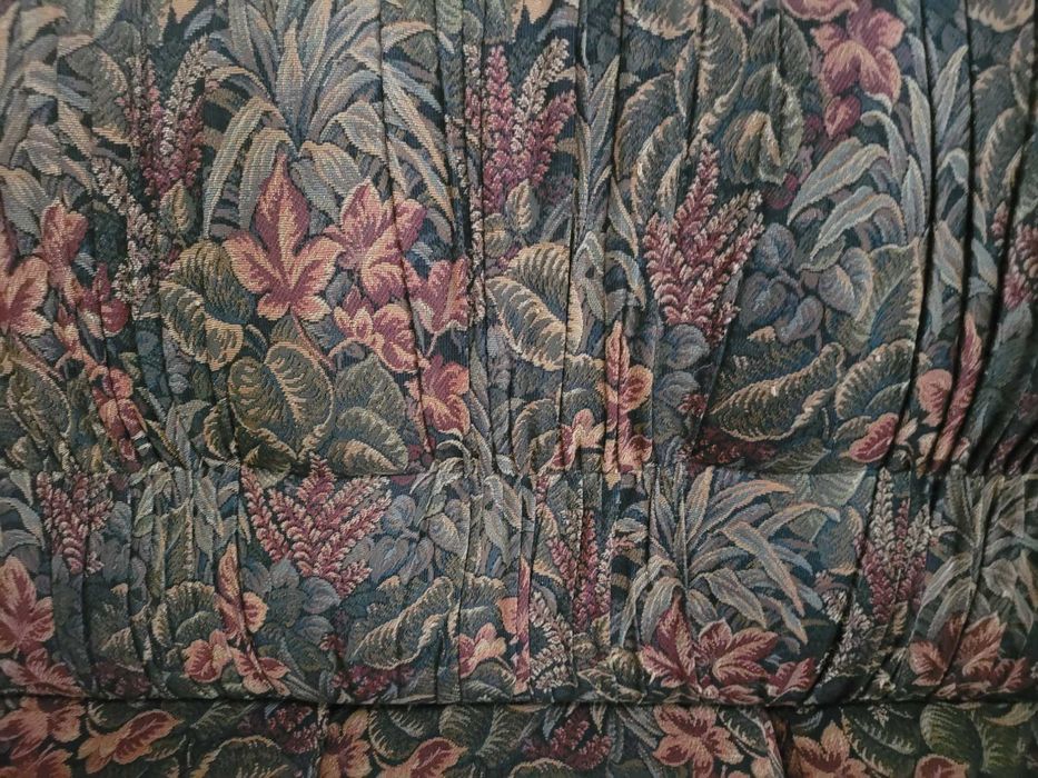 Sofá cama vintage - óptimo estado, sem qualquer zona rasgada