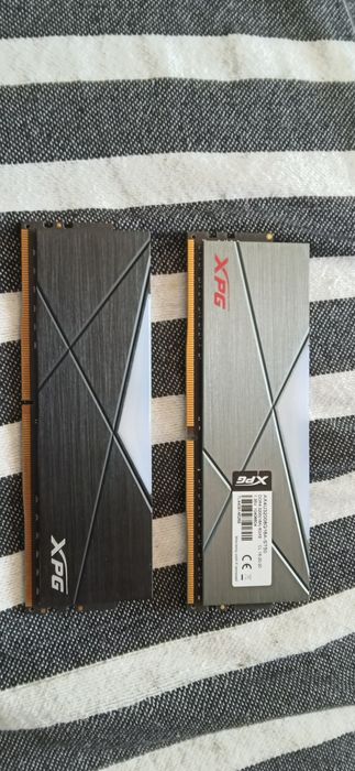 Memoria ddr4 16gb 3200mh xpg RGB