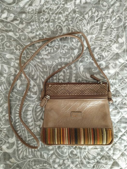 Mala à tiracolo castanha