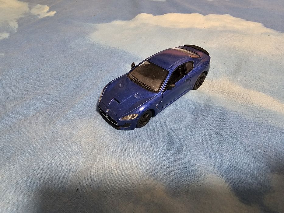 Машинка  Maserati, Maclaren и шевроле