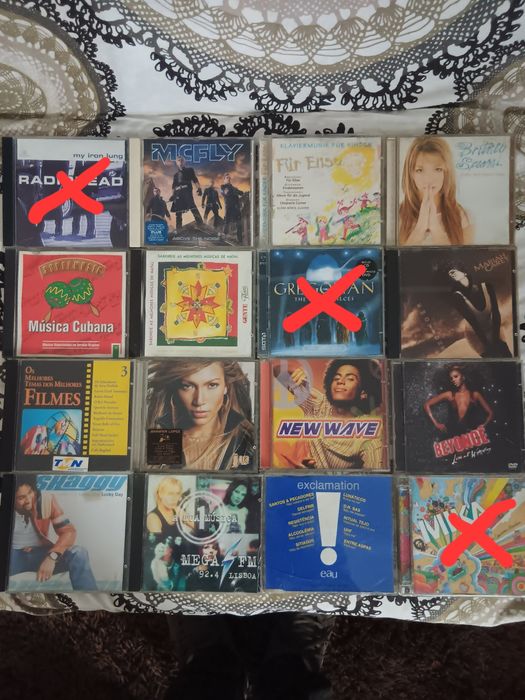 CDs de música variada.