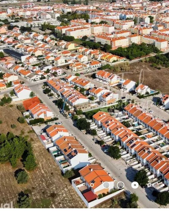 Lote Urbano 240m² em Zona Premium – Pinhal Novo (Rua Barcarrota)