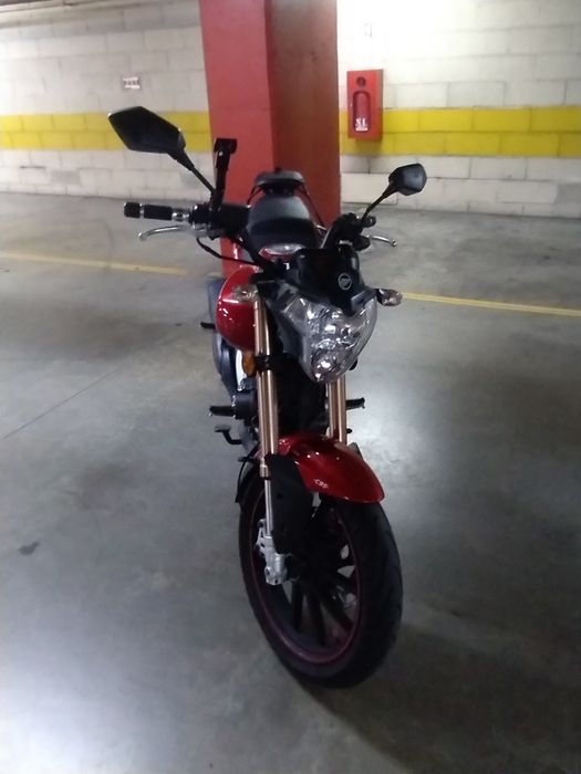 Keeway RKV 125 Vermelha