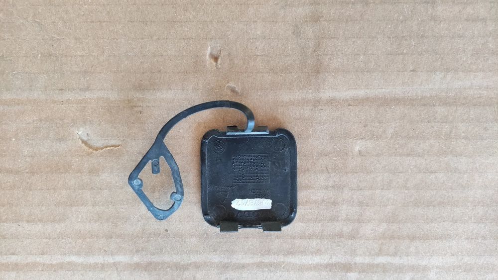 zaślepka tylnego haka holowniczego volvo xc70 numer 30678712