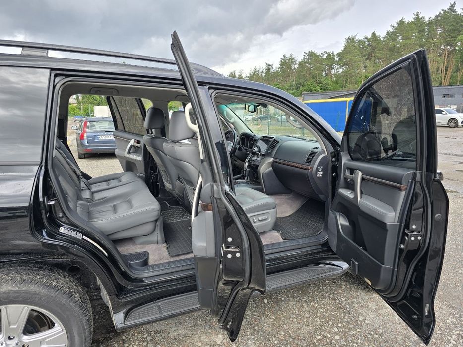 Продам Toyota Land Cruiser 200. 4.7 ГБО-4 отличном состоянии ‼️