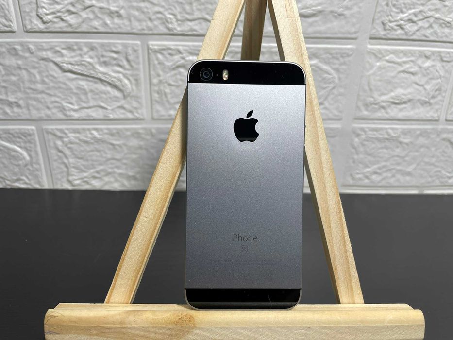 Apple iPhone SE 16GB (1gen) MP822DN/A AКБ 93%