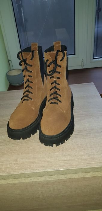 Ботинки женские на высокой грубой подошве