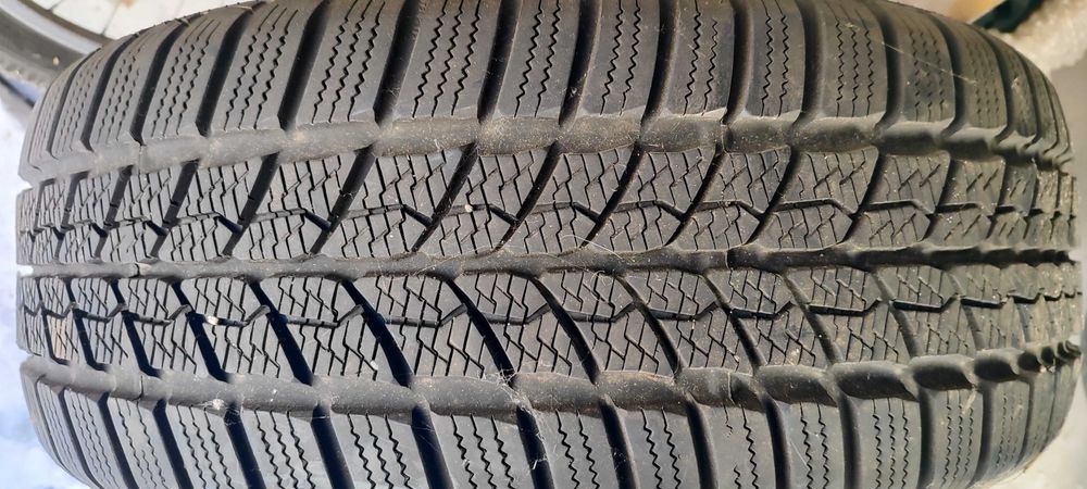 Sprzedam opony zimowe 225/45/R17