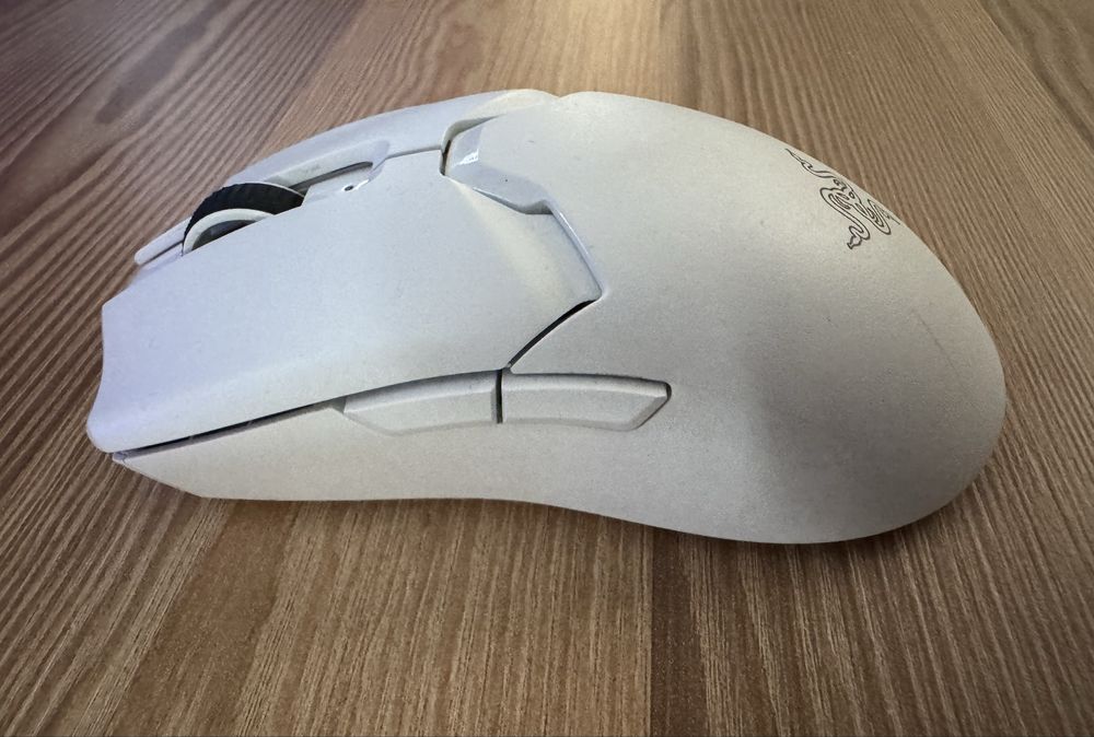 Teclado Razer Huntsman Mini Mercury White (US Layout, Red Switch) + Rato Razer Viper V2 Pro White