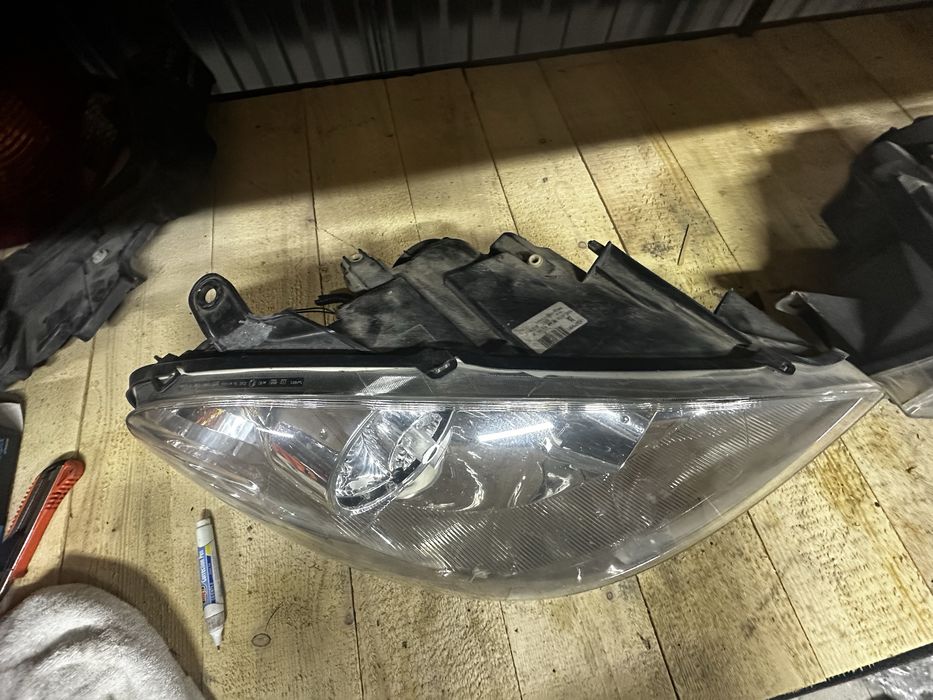 Фари передні оптика peugeot 807 пежо 807