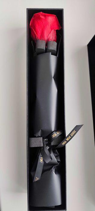 Стабілізована преміум-троянда 30 см х 5 см.