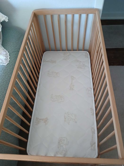 Cama de bebé/ criança