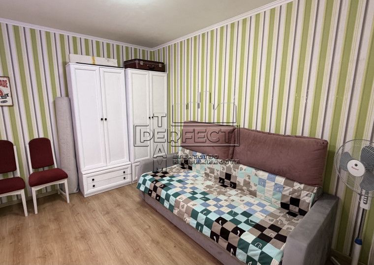 Продаж 3к квартири Радунська 42/10 / Радунская 42/10