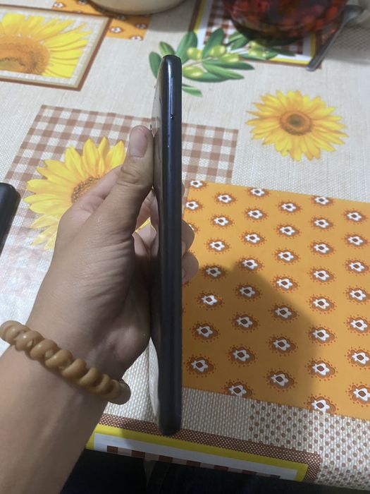 Телефон на запчастини редмі 7