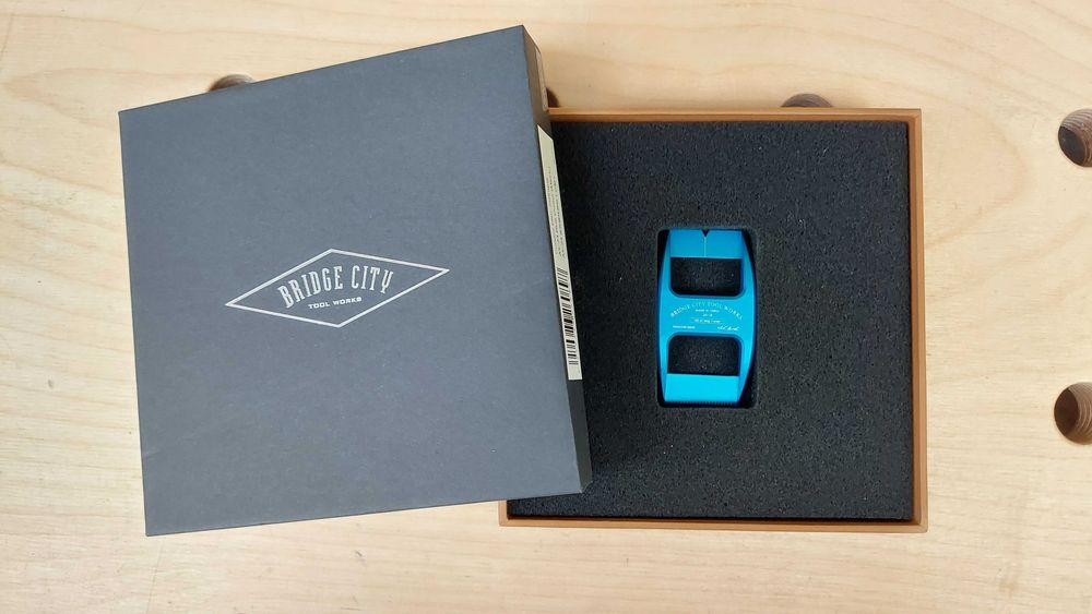 Esquadro Bridge City Tool Works + Cursor