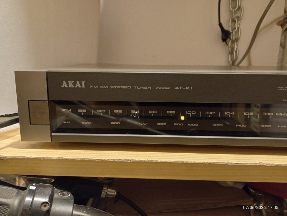 Tuner radiowy Akai AT K1 jak nowy tanio.