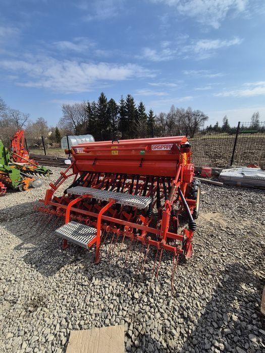 Siewnik zbożowy talerzowy 2.5m gaspardo maschio m250 amazone d9 d8 Ści