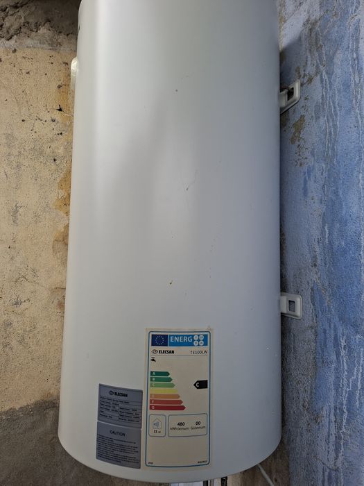 Termoacumulador de 100L como novo.