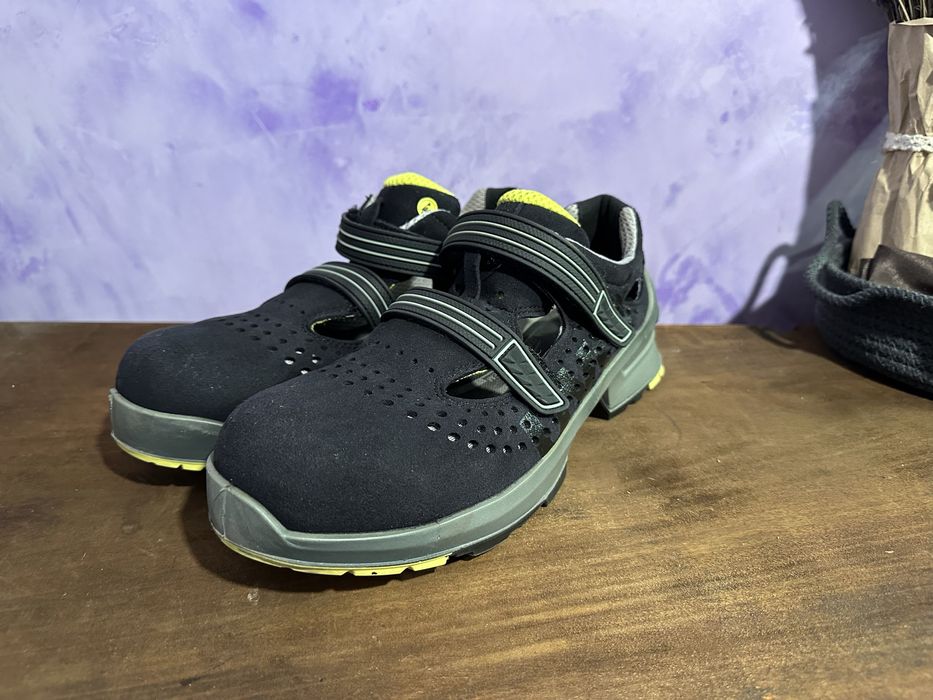 Літнє будівельне взуття бренду Uvex 38  , захисне азуття