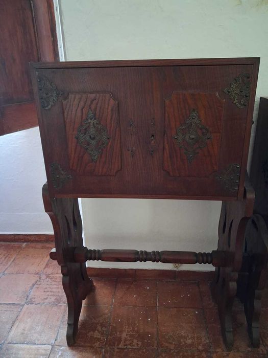 Conjunto de dois móveis
