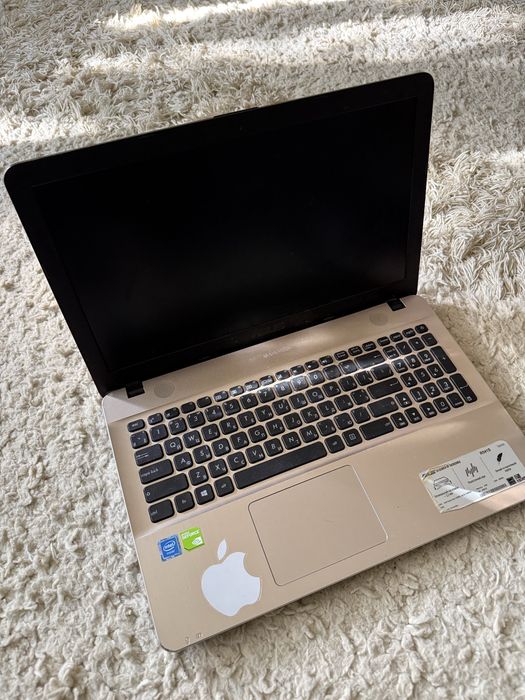Ноутбук ASUS X541S 15.6 / Windows 10 / 4GB / зарядка + сумка