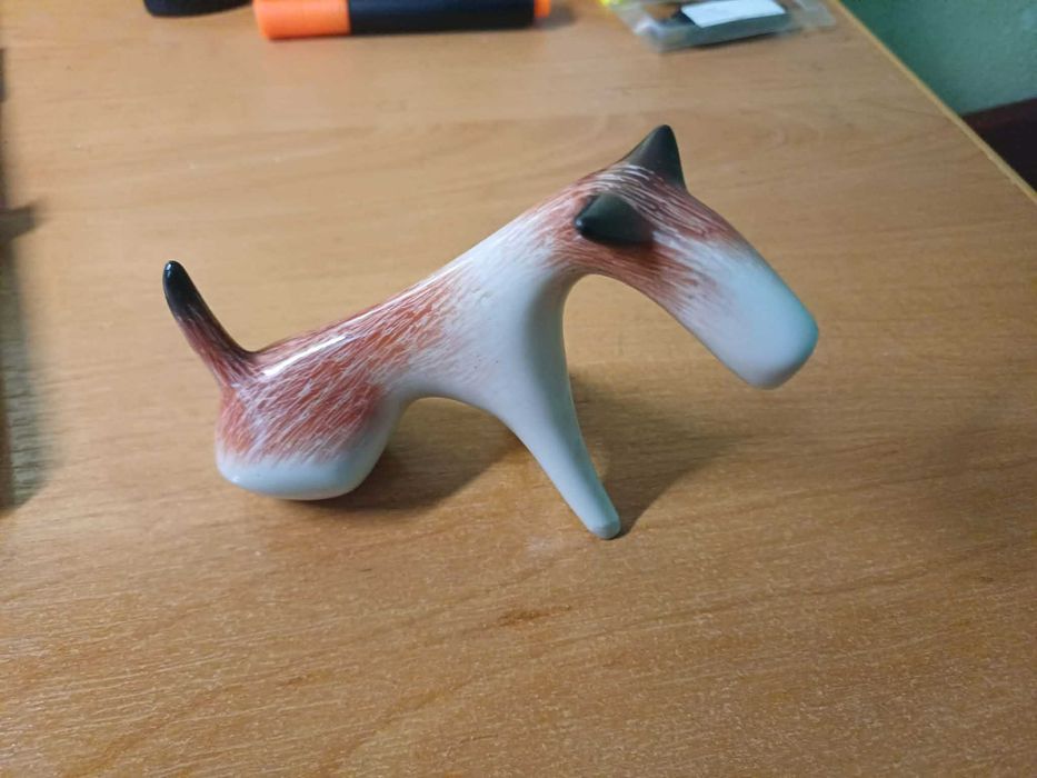 Figurka Foxteriera ĆMIELOW