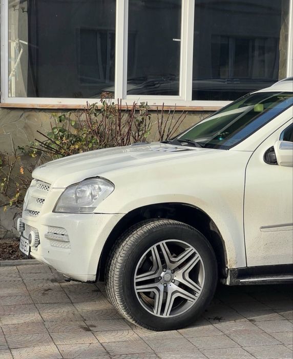 Aвтомобіль Mersedes GL  450 2010 рік 7 місць