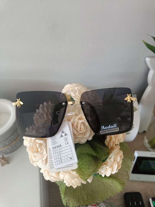 Okulary przeciwsłoneczne z muchami