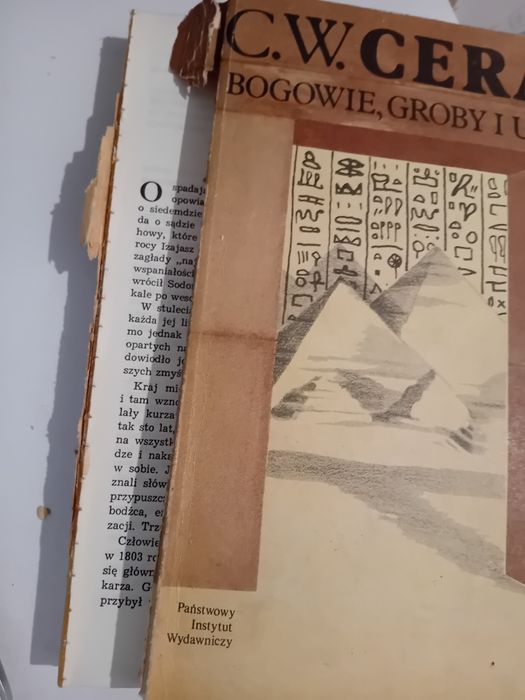 C.W. Ceram Bogowie, groby i uczeni