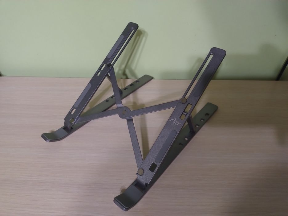 Podstawka pod laptopa ART P24