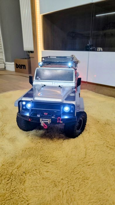 Model samochodu rc 1/10 land Rover Defender 110