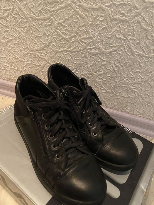 демисезонные кроссовки обувь