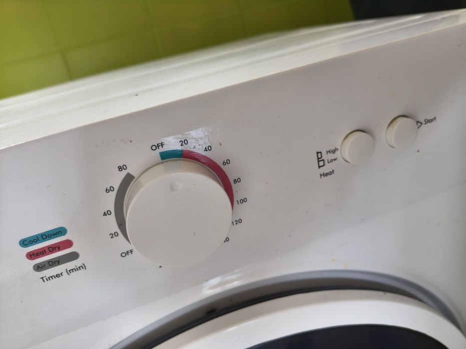 Suszarka elektryczna na pranie mała