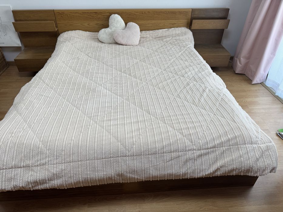 Cama casal ikea + mesas de cabeceira