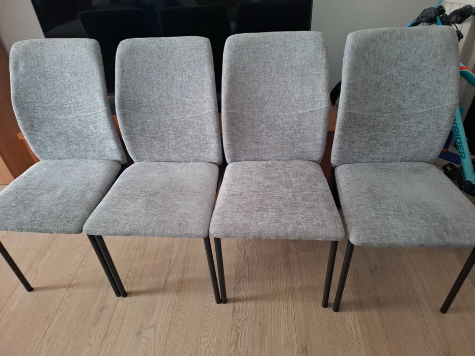 Conjunto de 4 cadeiras novas