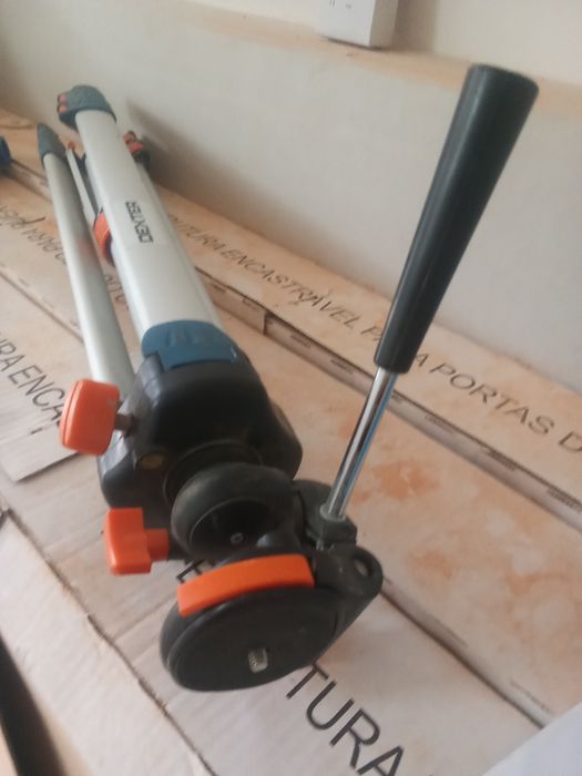 Tripé Dexter como novo