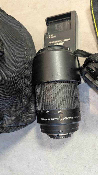 Продам фотоапарат Nikon D5200