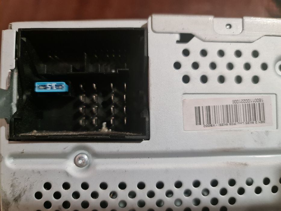 Продам автомагнітолу оригінал VAG