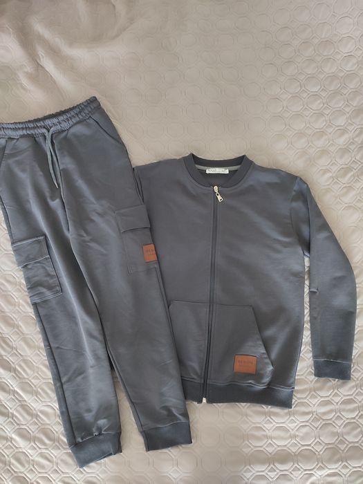 Костюм спортивний в новому стані