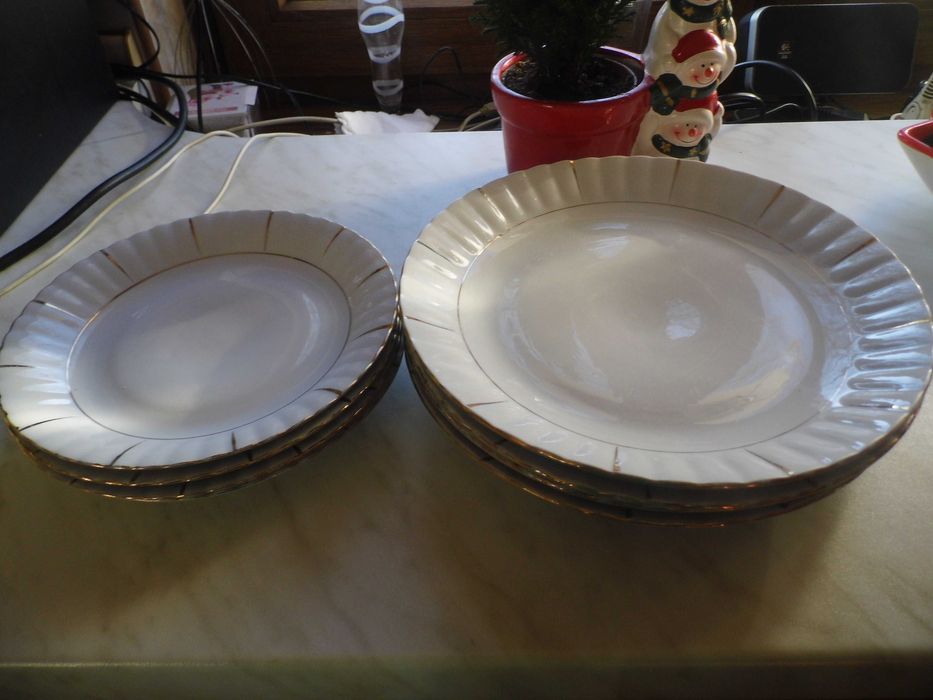 Talerze płytkie i deserowe porcelana Chodzież Iwona  "złota linia"