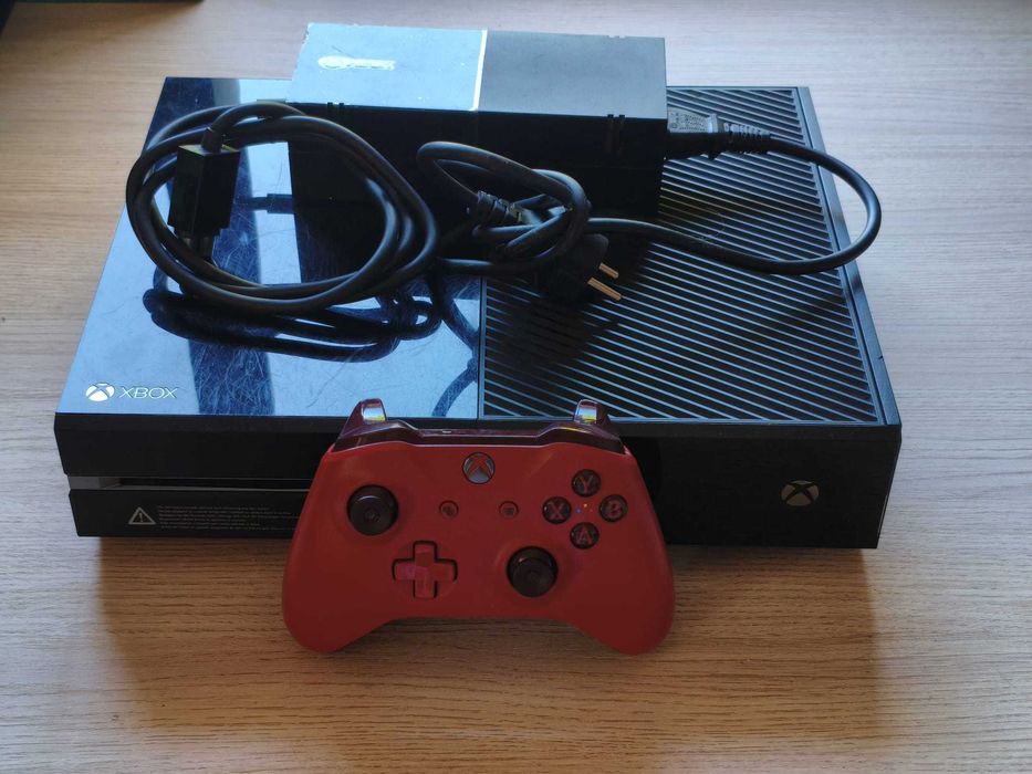 Xbox One + 1 Mês Game Pass  + Cabos + 1 Comando Sem Fio
