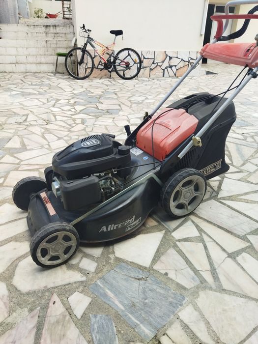 Máquina cortar relva Óleo Mac