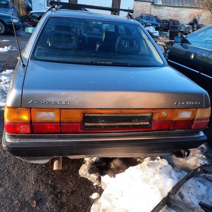 Крила audi 200 3B,шрот.
