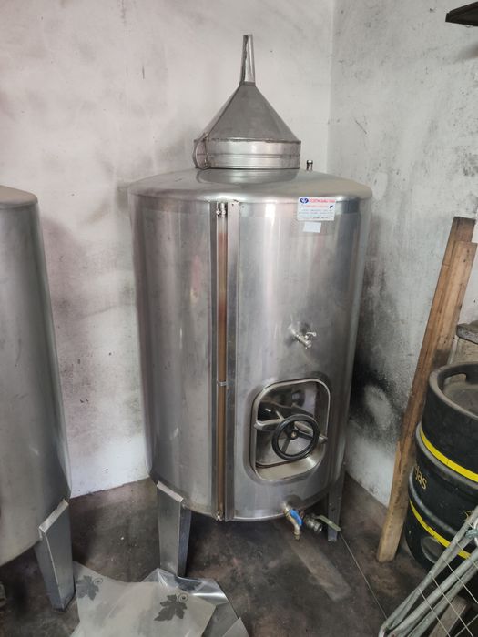 Cubas inox para vinho